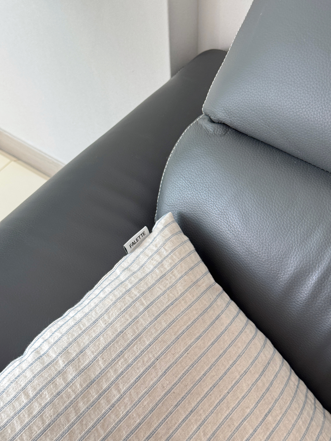 sta****님의 스티치드 베이지 스트라이프 리뷰 이미지